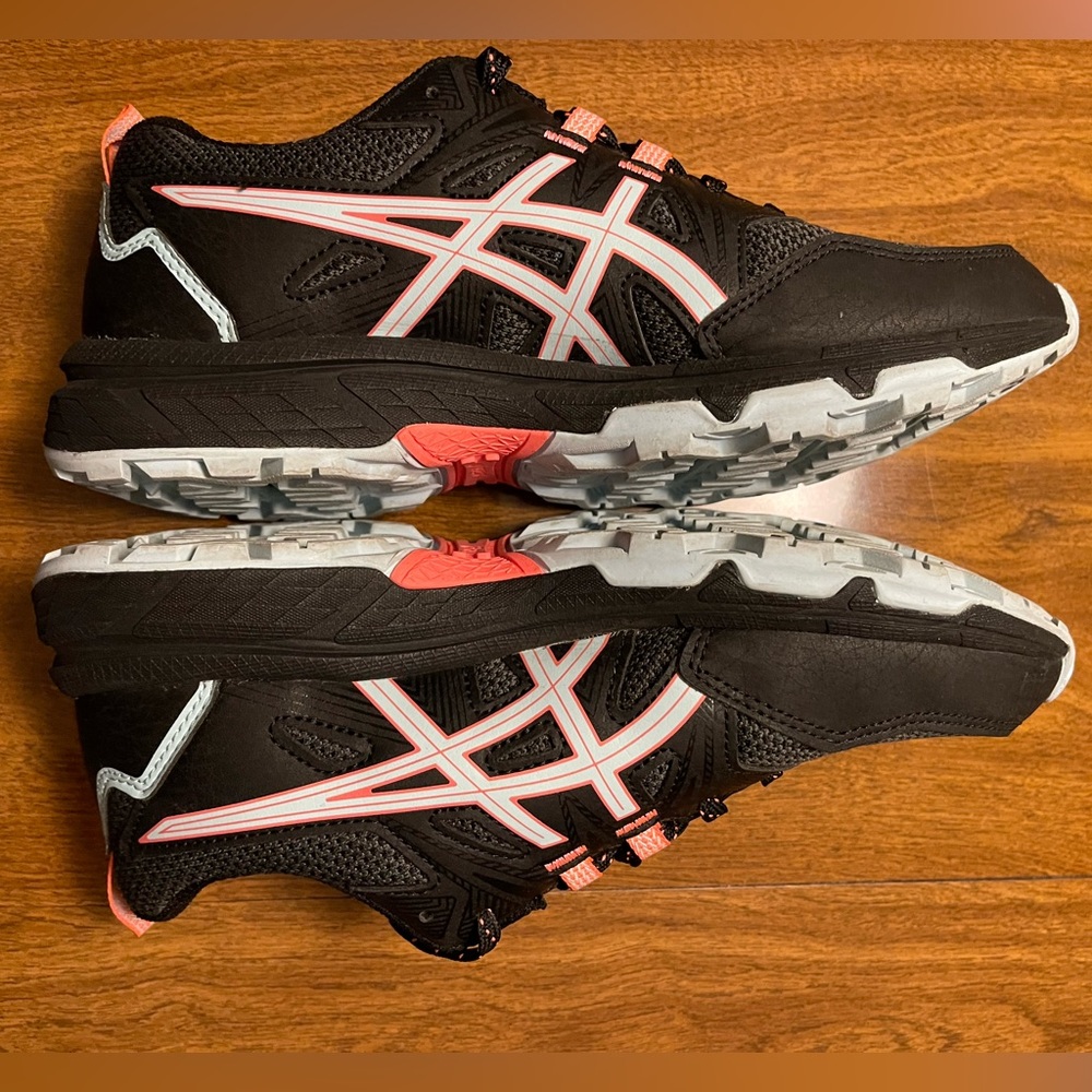 ASICS Women's Size 7.5 Gel-Venture Black w/Coral and Blue Accent Running Shoes